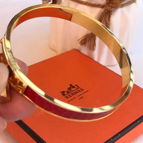 💯Authentic HERMES Kelly Cadena Lizard Motiff Bangle in Gold Kelly lock setting - Picture 16 of 17